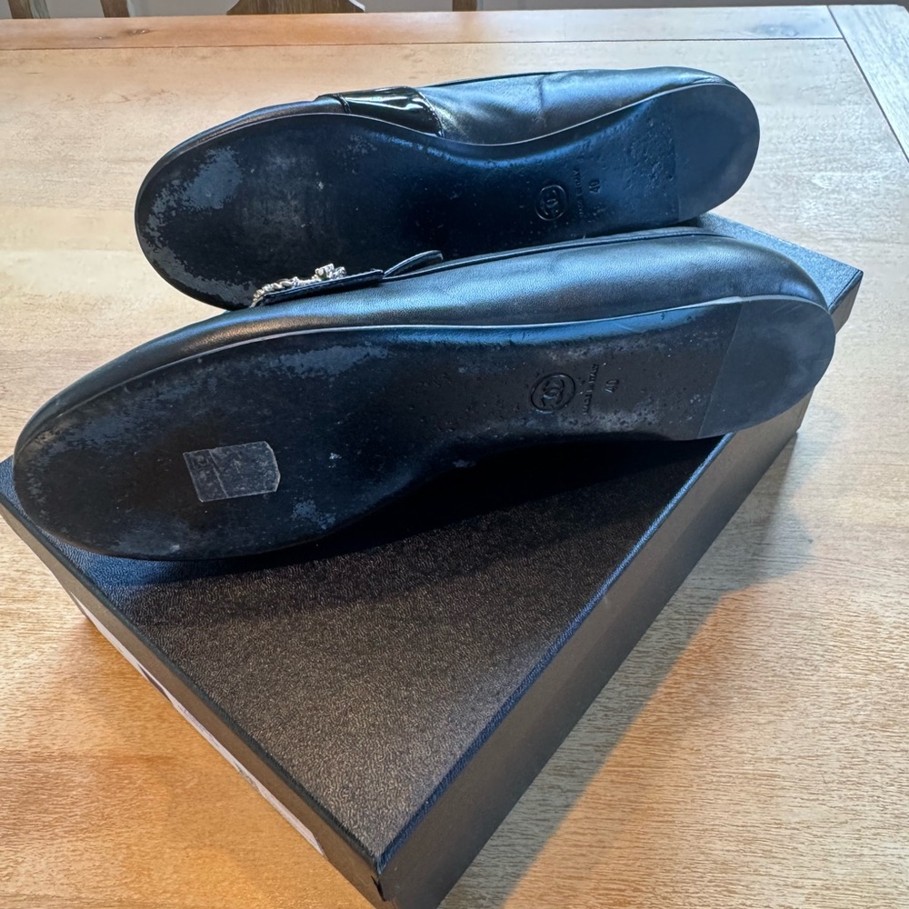 CHANEL Women's Black and Gold Loafers - Picture 5 of 5